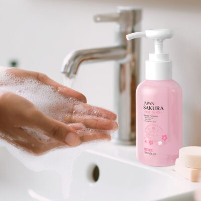 Nước rửa tay giúp làm sáng bạc