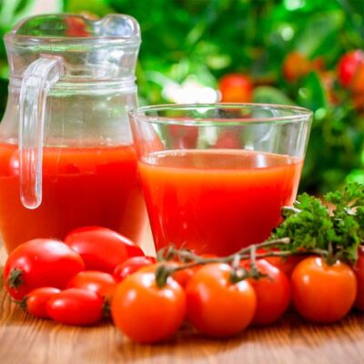 Nước ép cà chua làm sáng bạc
